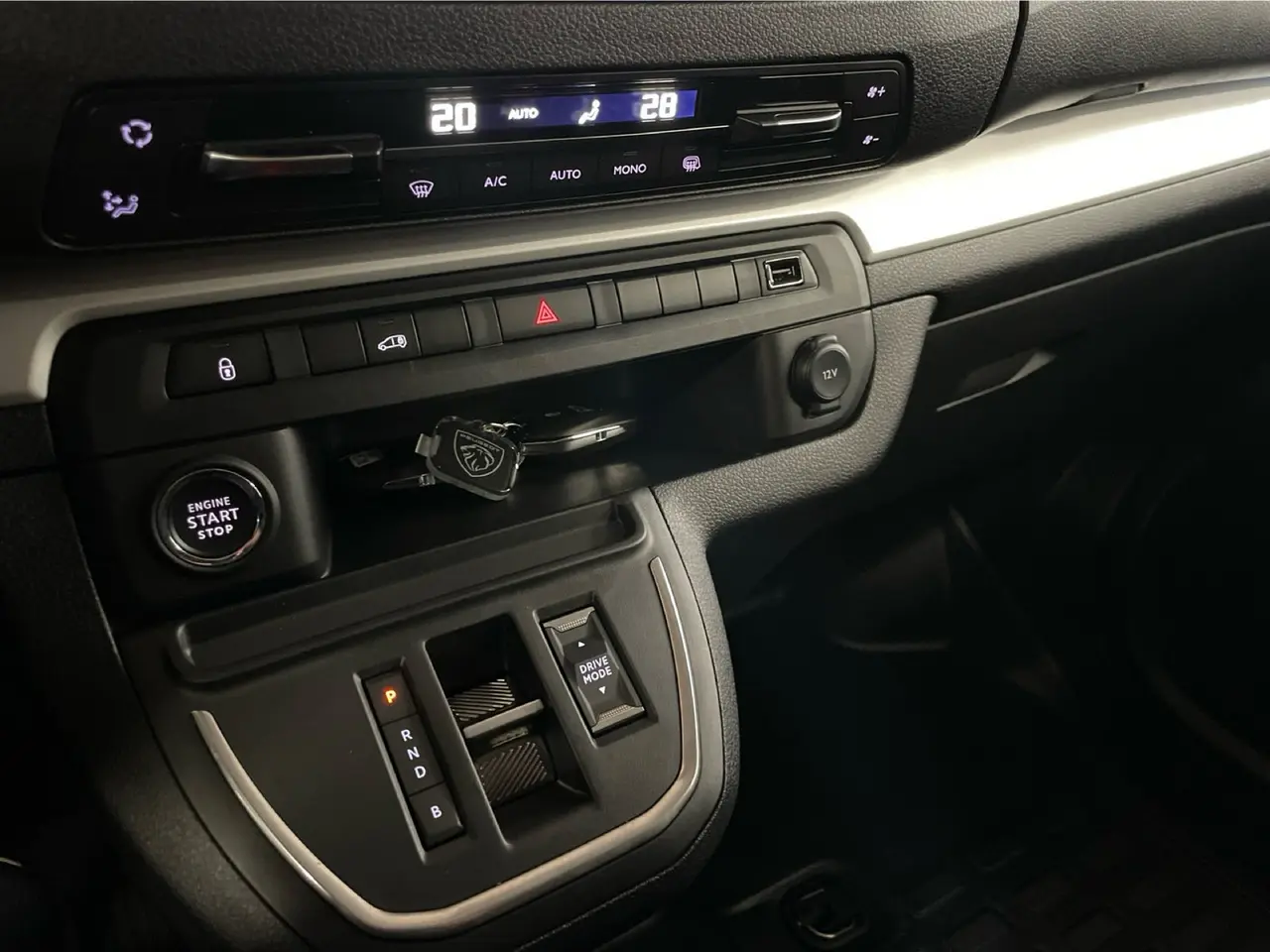 Billede 22 - Peugeot e-Expert 75 L2 Premium Van