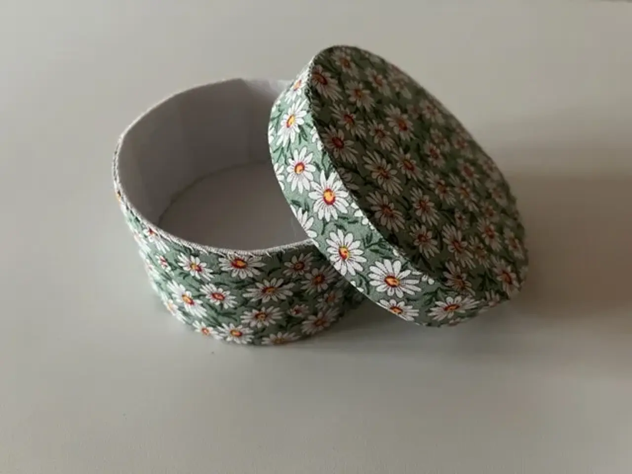Billede 1 - Æske syet i patchwork