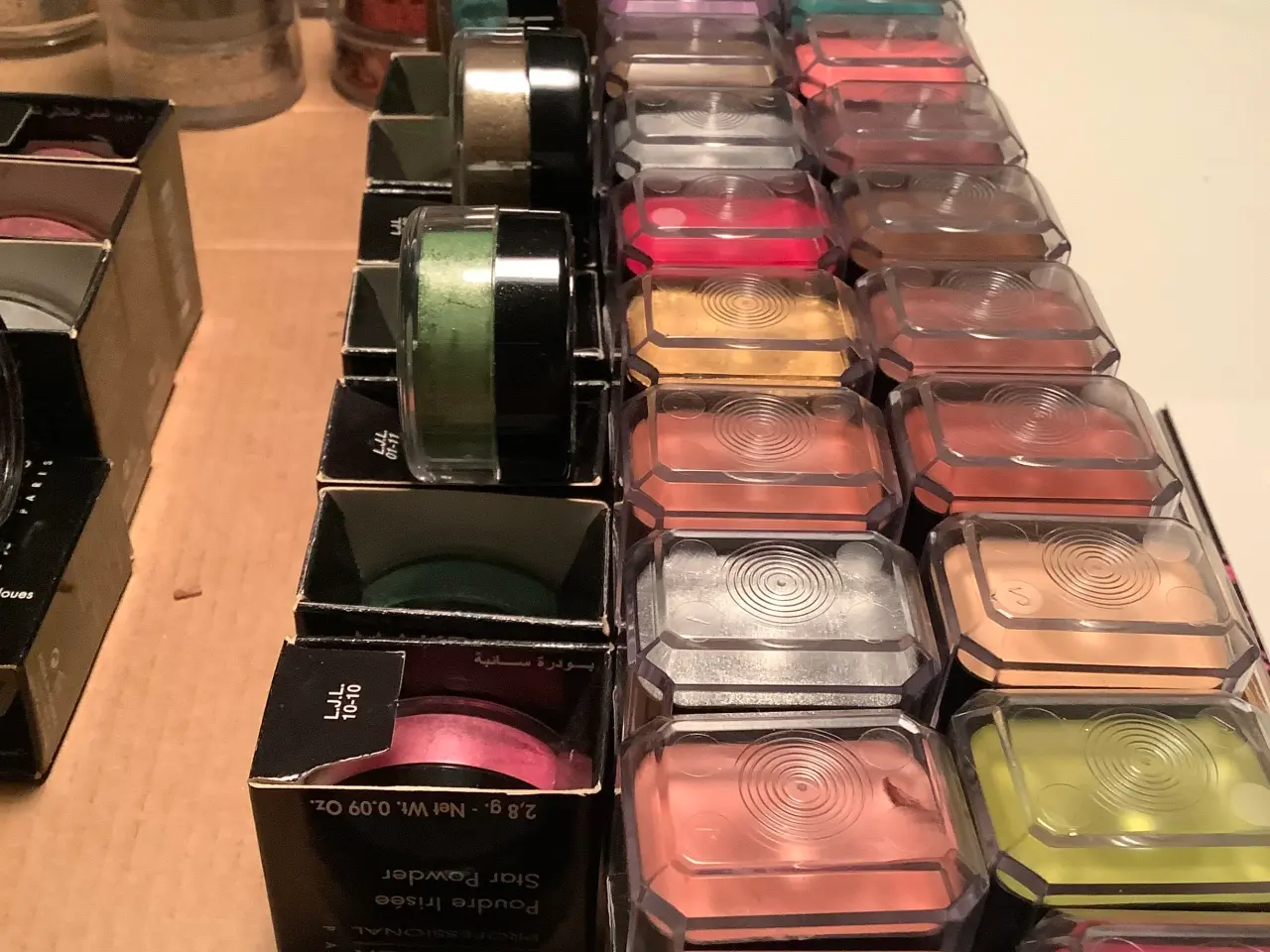 Billede 5 - Stor makeup serie sælges ud .