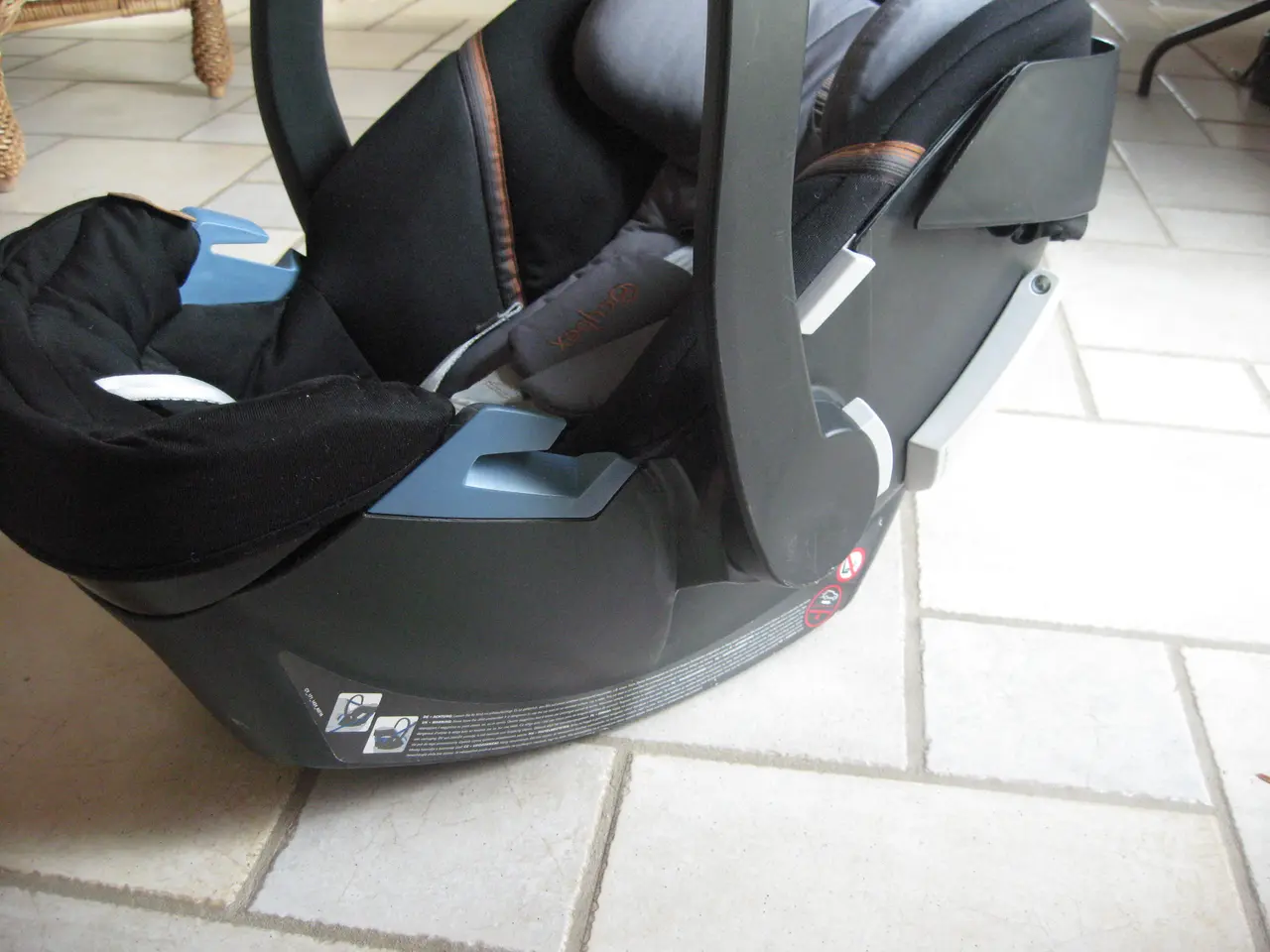 Billede 7 - Baby-autostol, aftagelig med base.