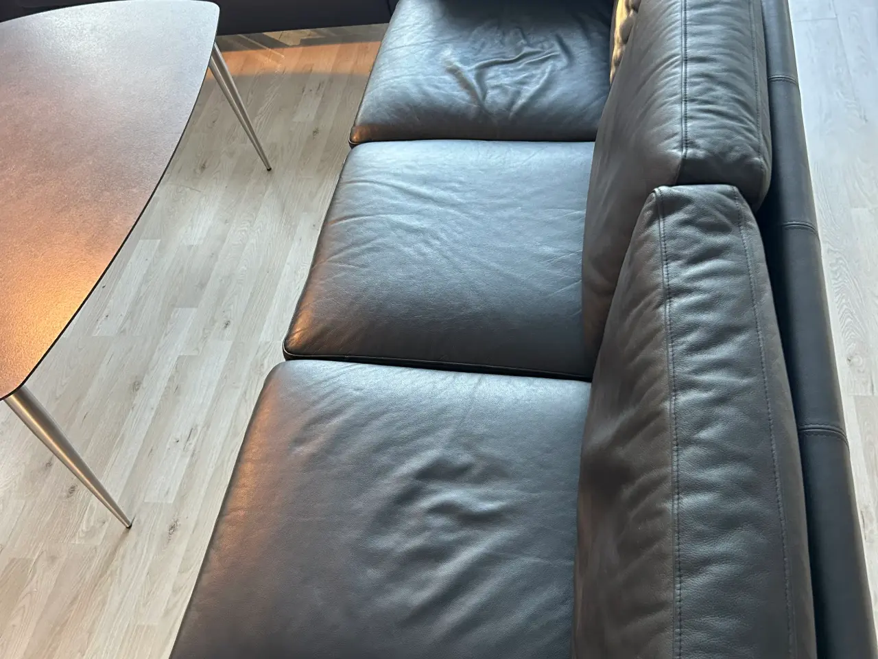 Billede 6 - Sort sofa i læder