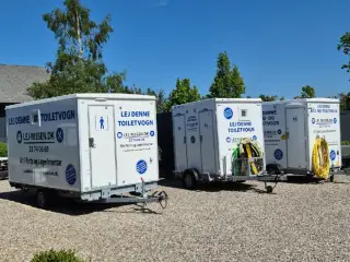 Toiletvogne  bad og køl udlejes 