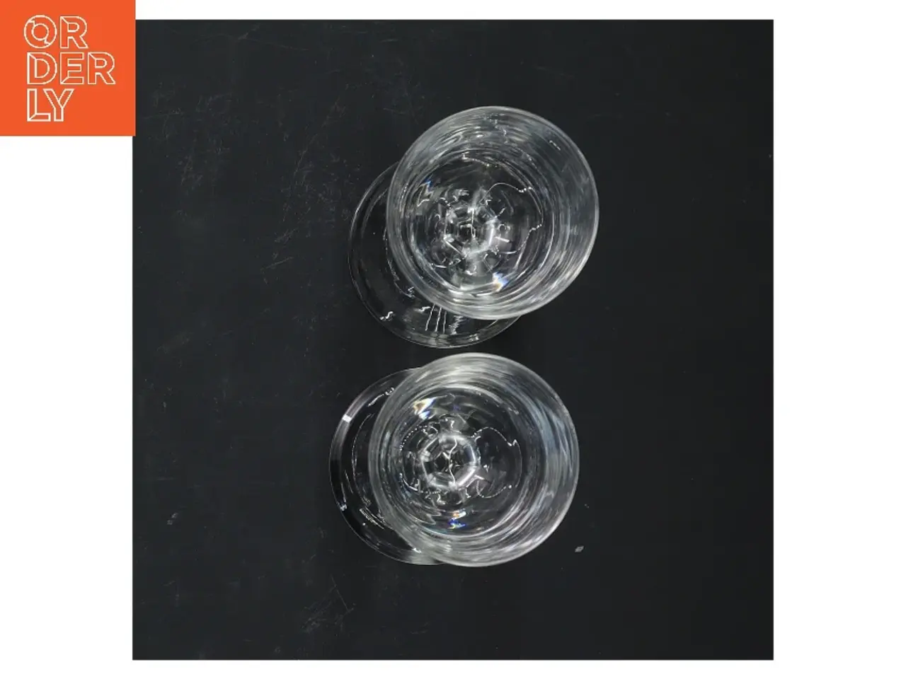 Billede 3 - To snapseglas med flot stilk (str. 10x4,5 cm)