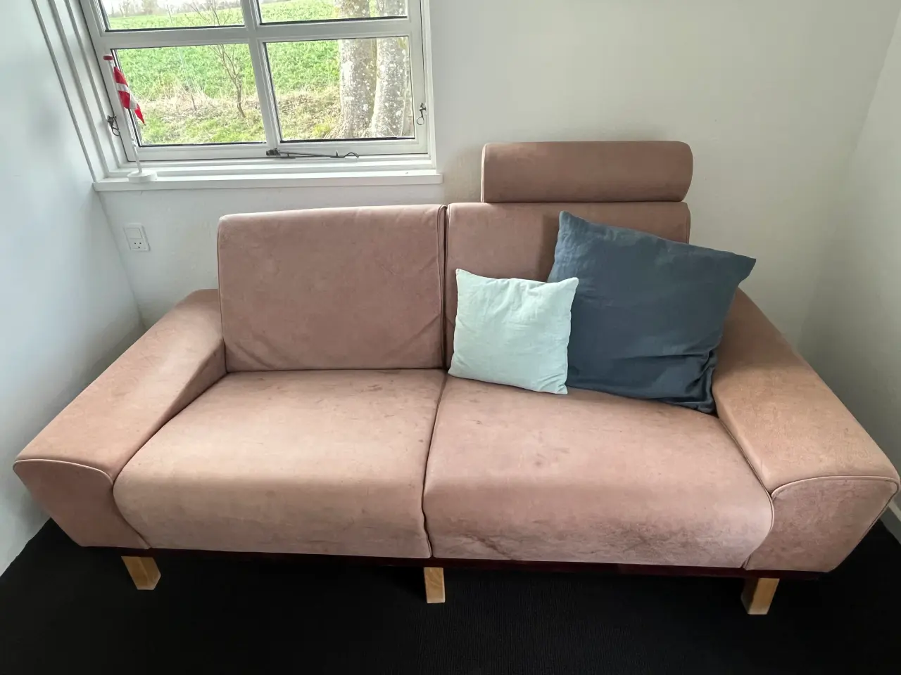 Billede 2 - 2 1/2 Pers nubuck sofa fra Hurup møbler