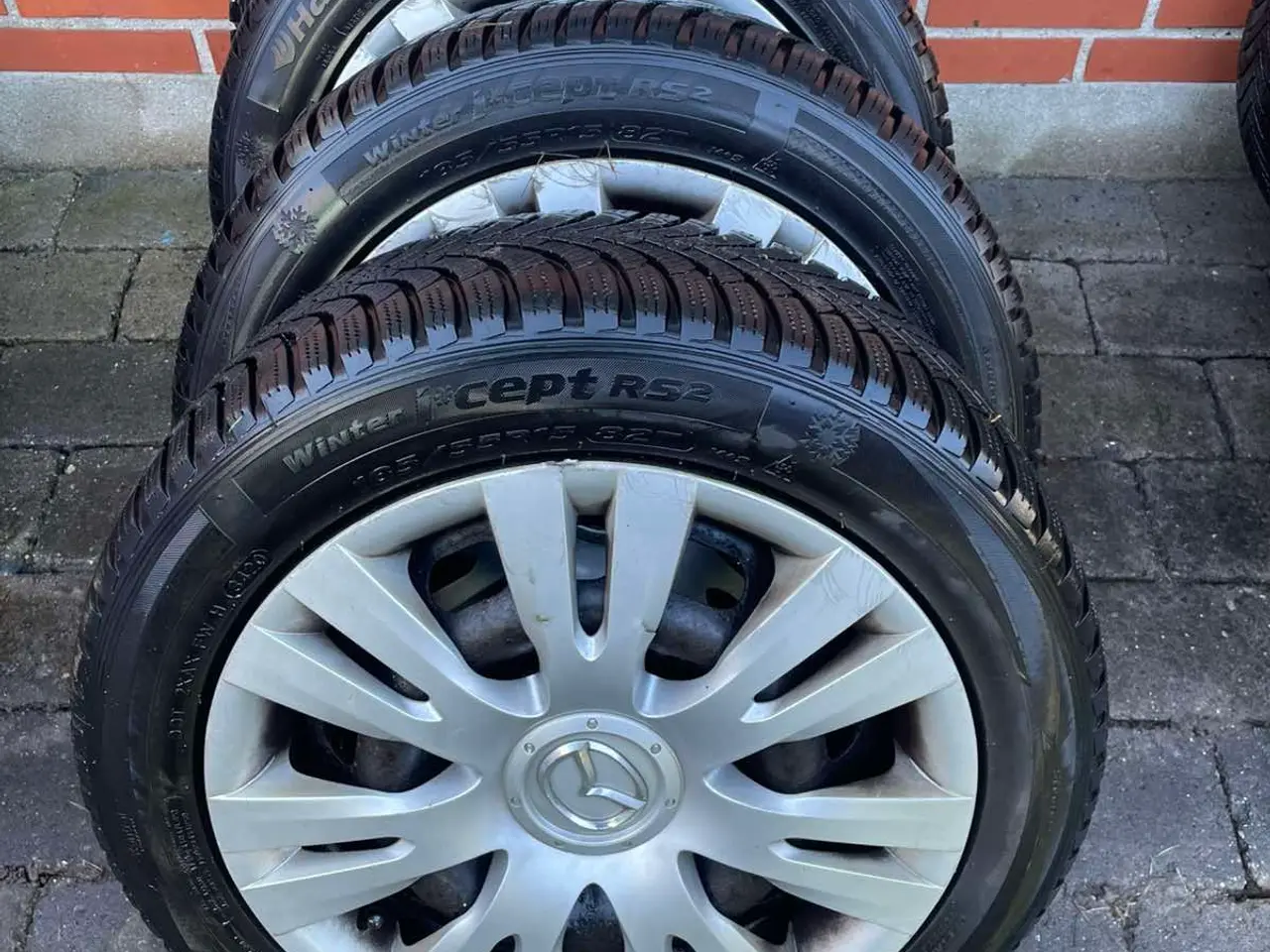 Billede 1 - 15 Mazda 2 originale fælge med gode vinterdæk
