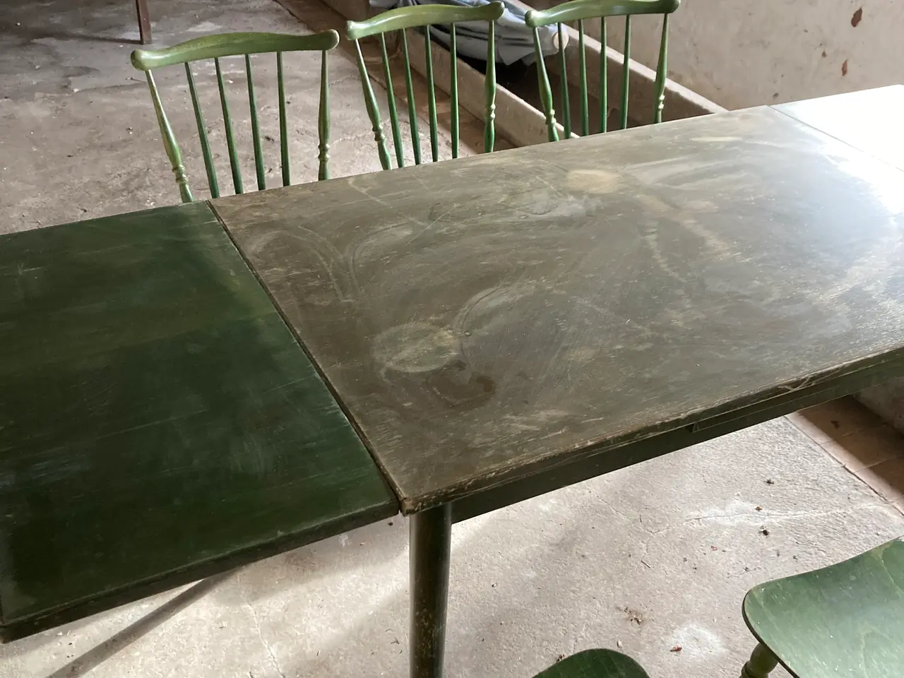 Billede 4 - Farstrup spisebordssæt med 6 stole, grøn.