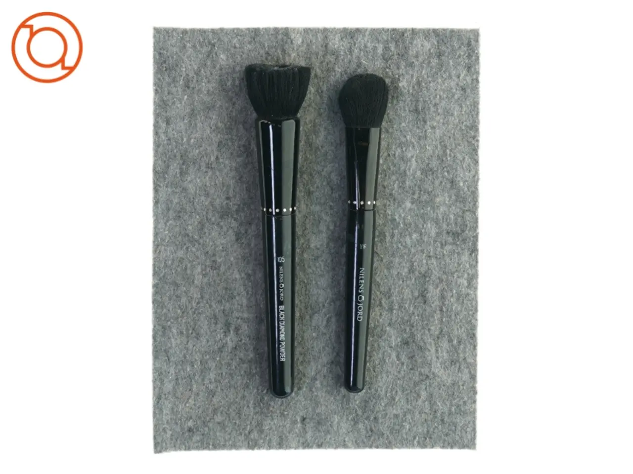 Billede 1 - Nilens Jord Makeup Børster 2 stk. (str. 19cm)