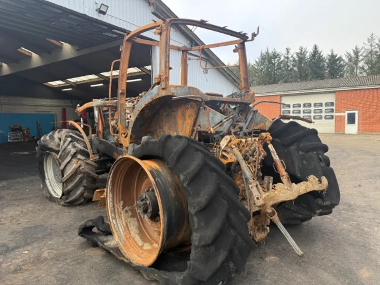 Billede 6 - Valtra S394 Sælges i dele/For parts