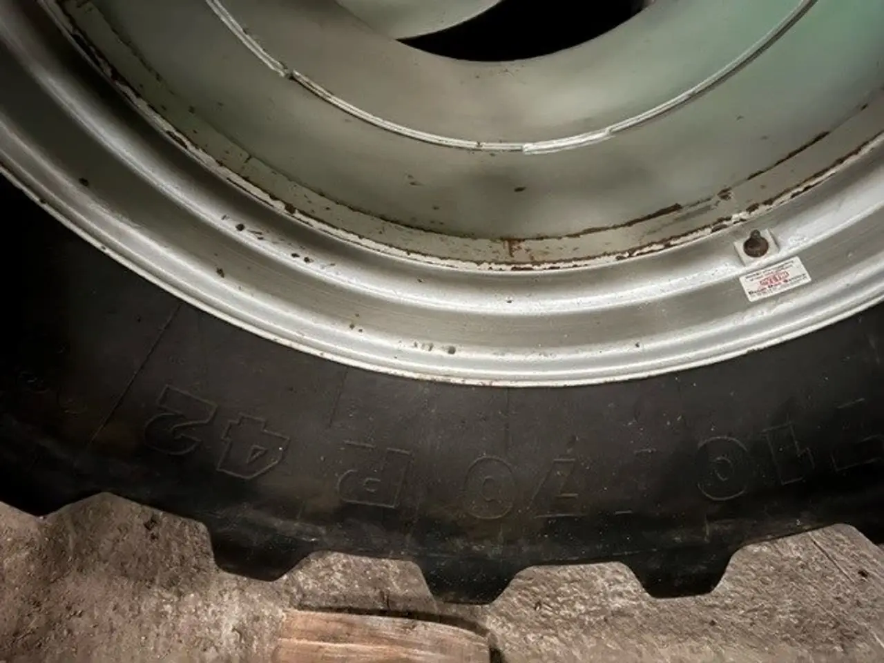 Billede 1 - - - - 710/70 R42 XM 28