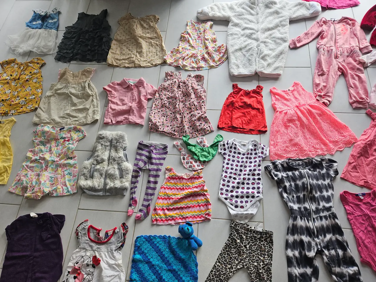 Billede 12 - Pose 26 pigetøj 6-12 m
