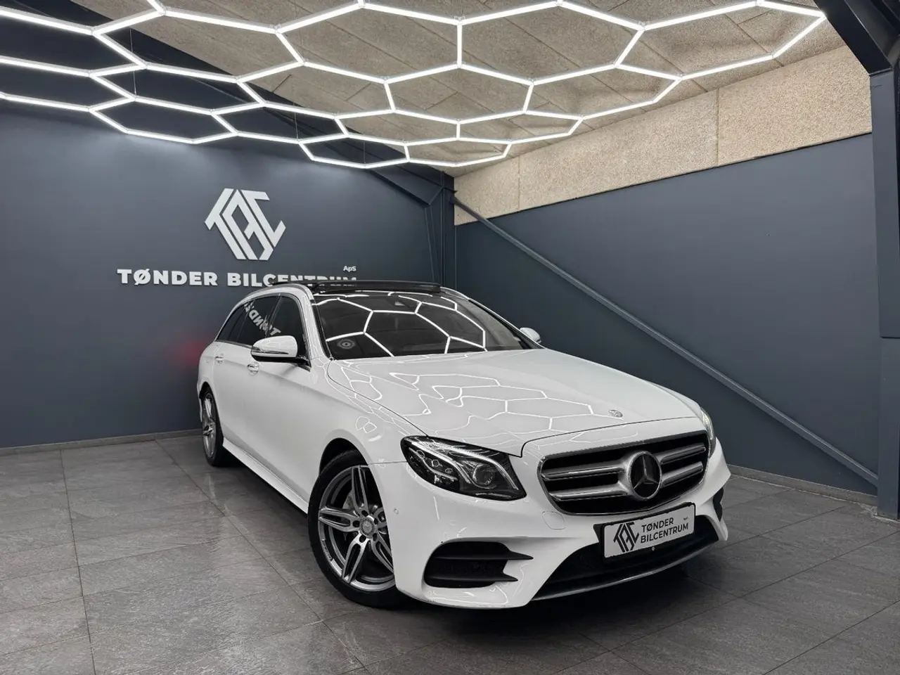Billede 1 - Mercedes E220 d 2,0 AMG Line stc. aut.