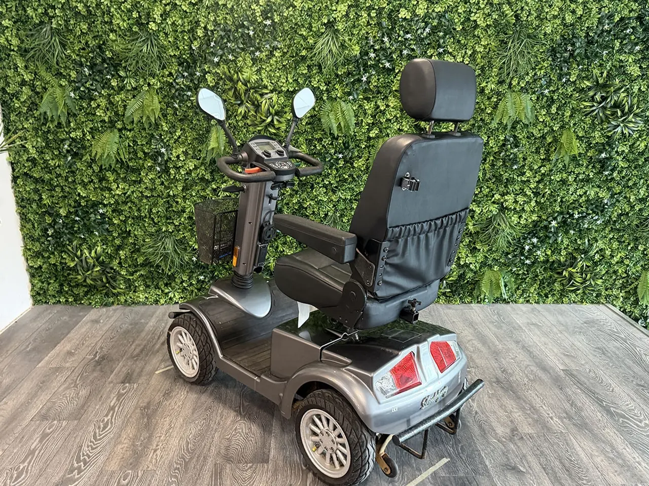 Billede 2 - LM-500 grå