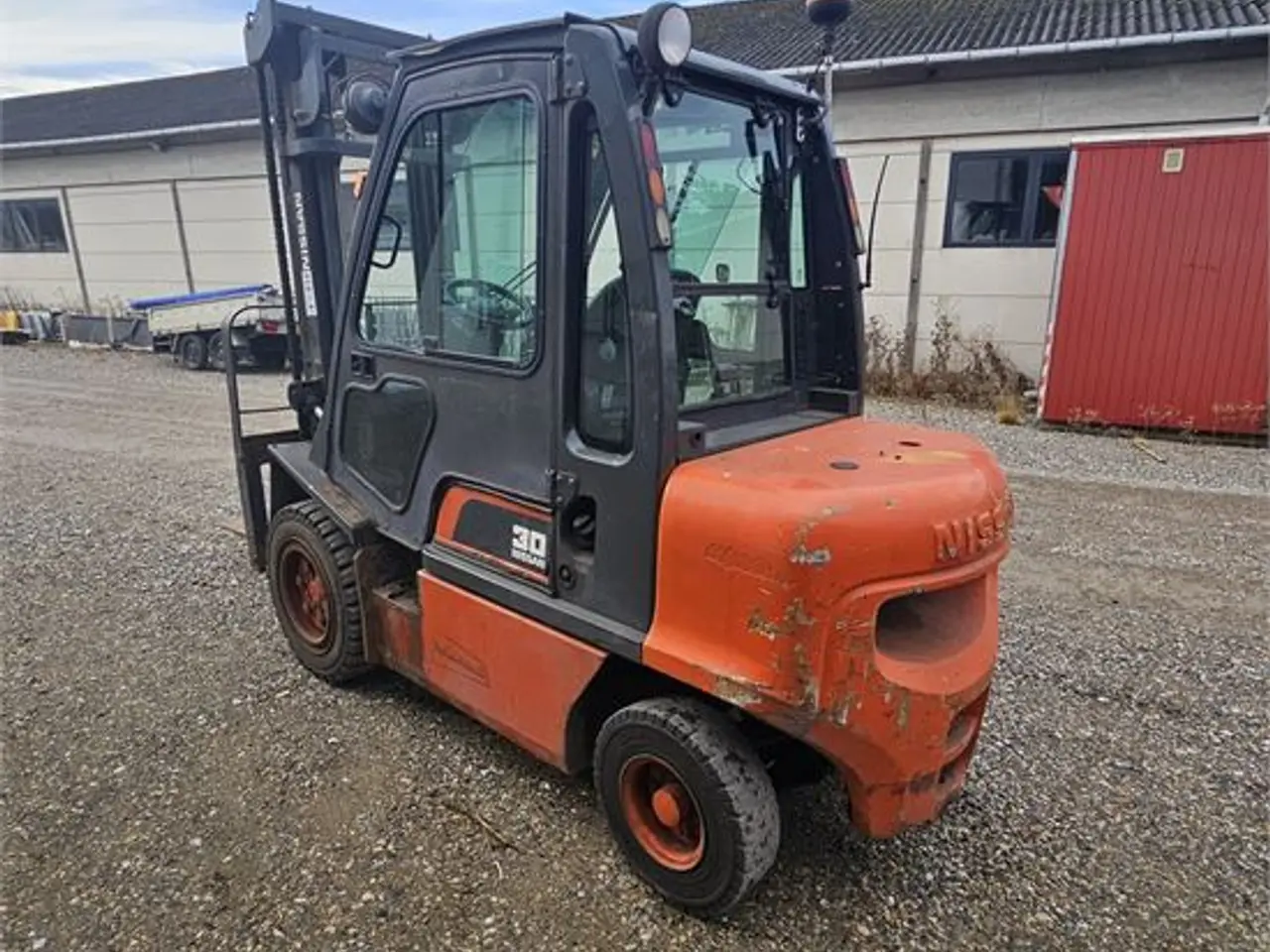 Billede 8 - Nissan FGD02A300 - Diesel - kapacitet/capacity 3 ton - løftehøjde/lifting height 3,7 meter