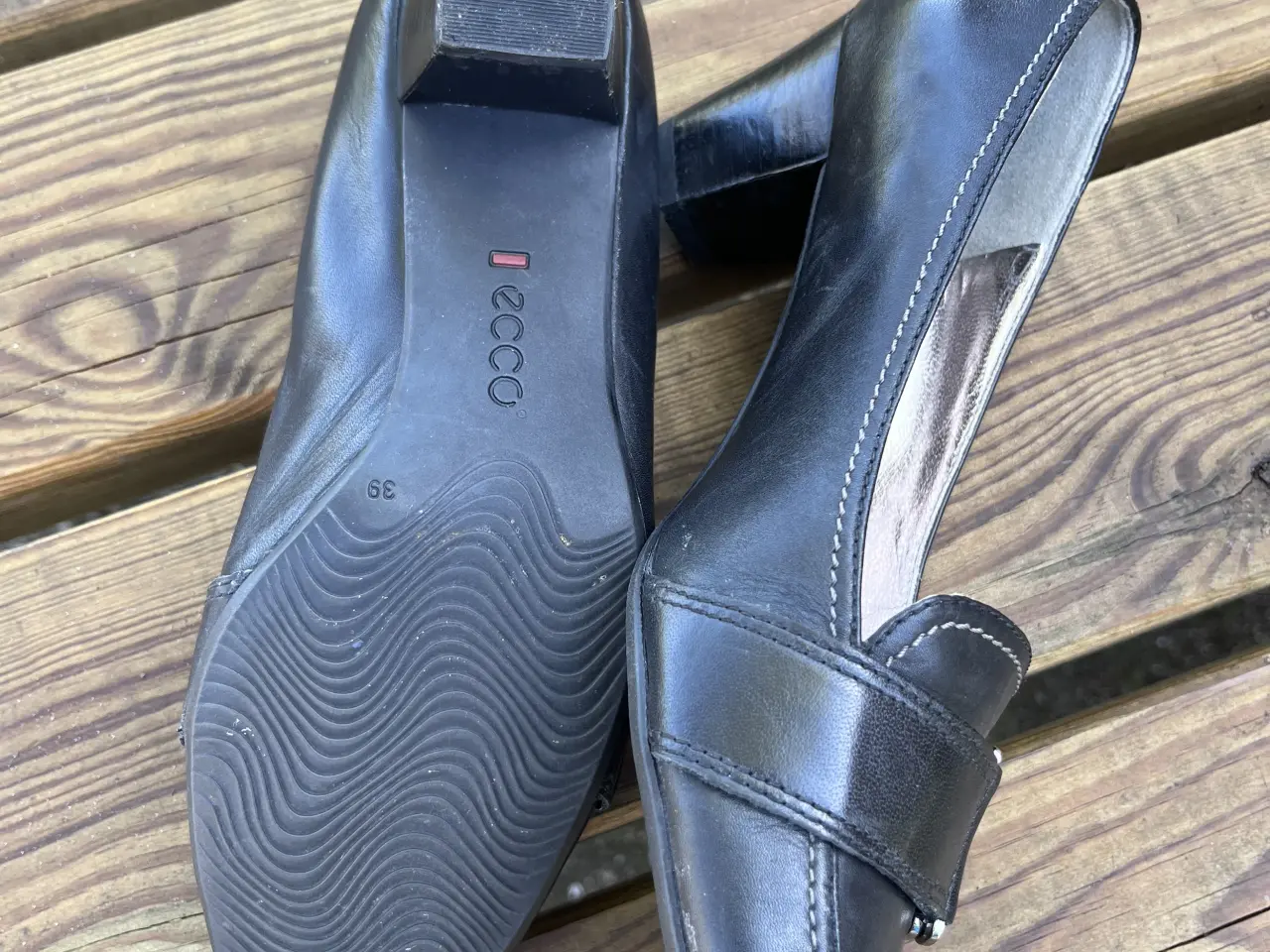Billede 4 - Elegante ECCO læderpumps med sølvspænde – Str. 39