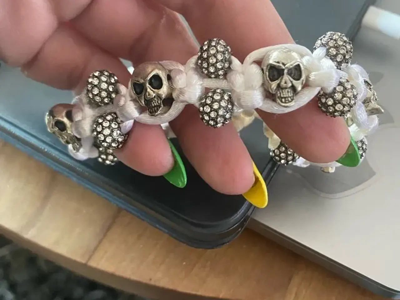 Billede 2 - Nye knyttede armbånd