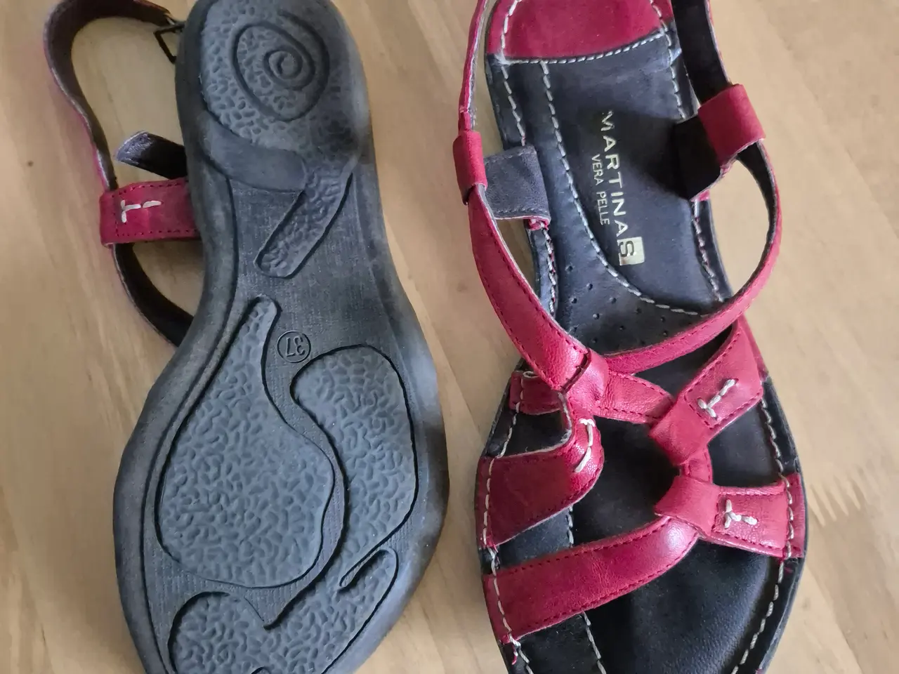 Billede 1 - Rød sandal "Martinas Vera Pelle"