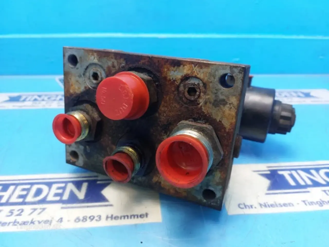 Billede 11 - New Holland FX38 Ventilblok 84069154