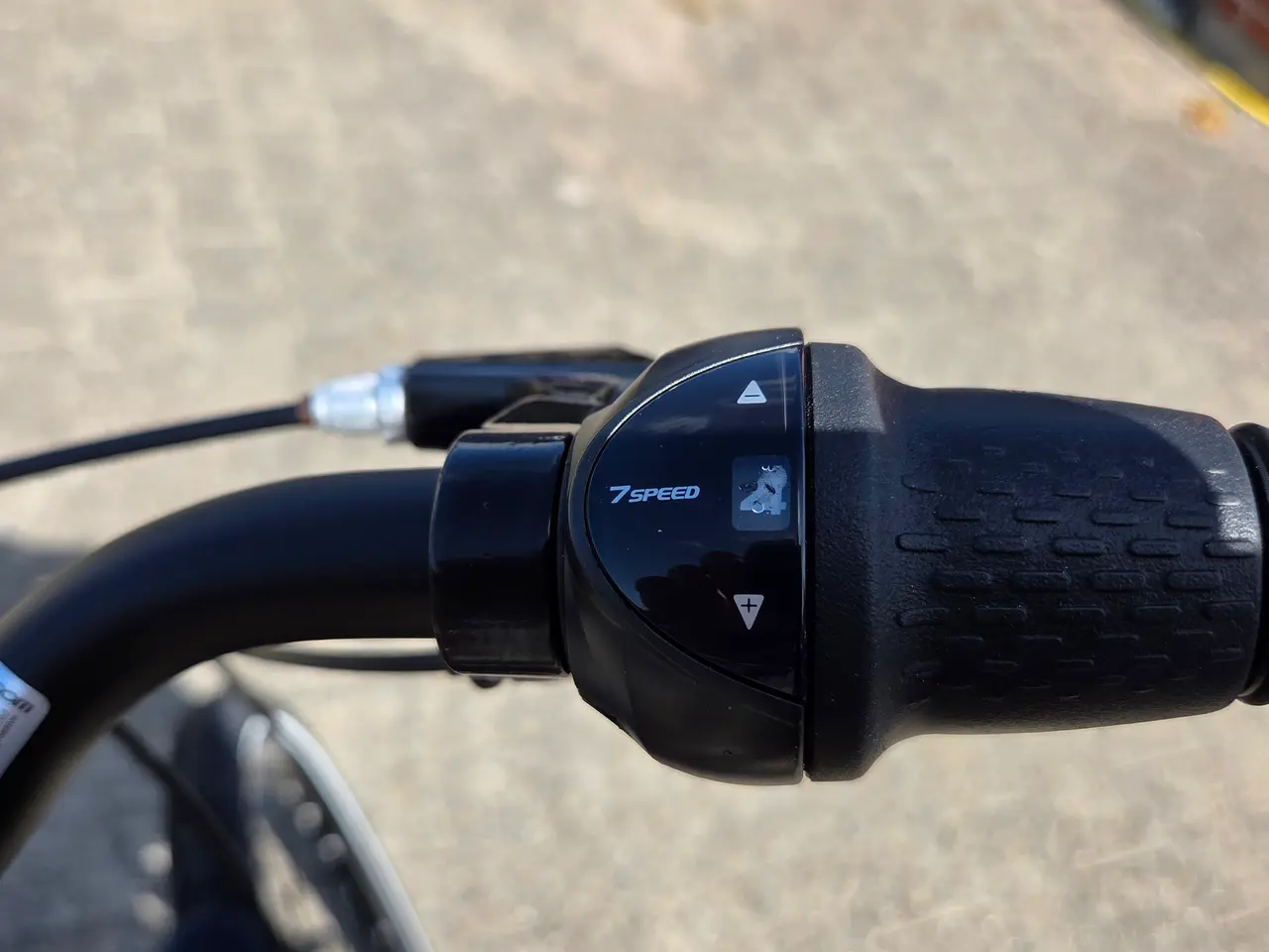 Billede 3 - Cykel med lav indstigning, 26", årg 2024