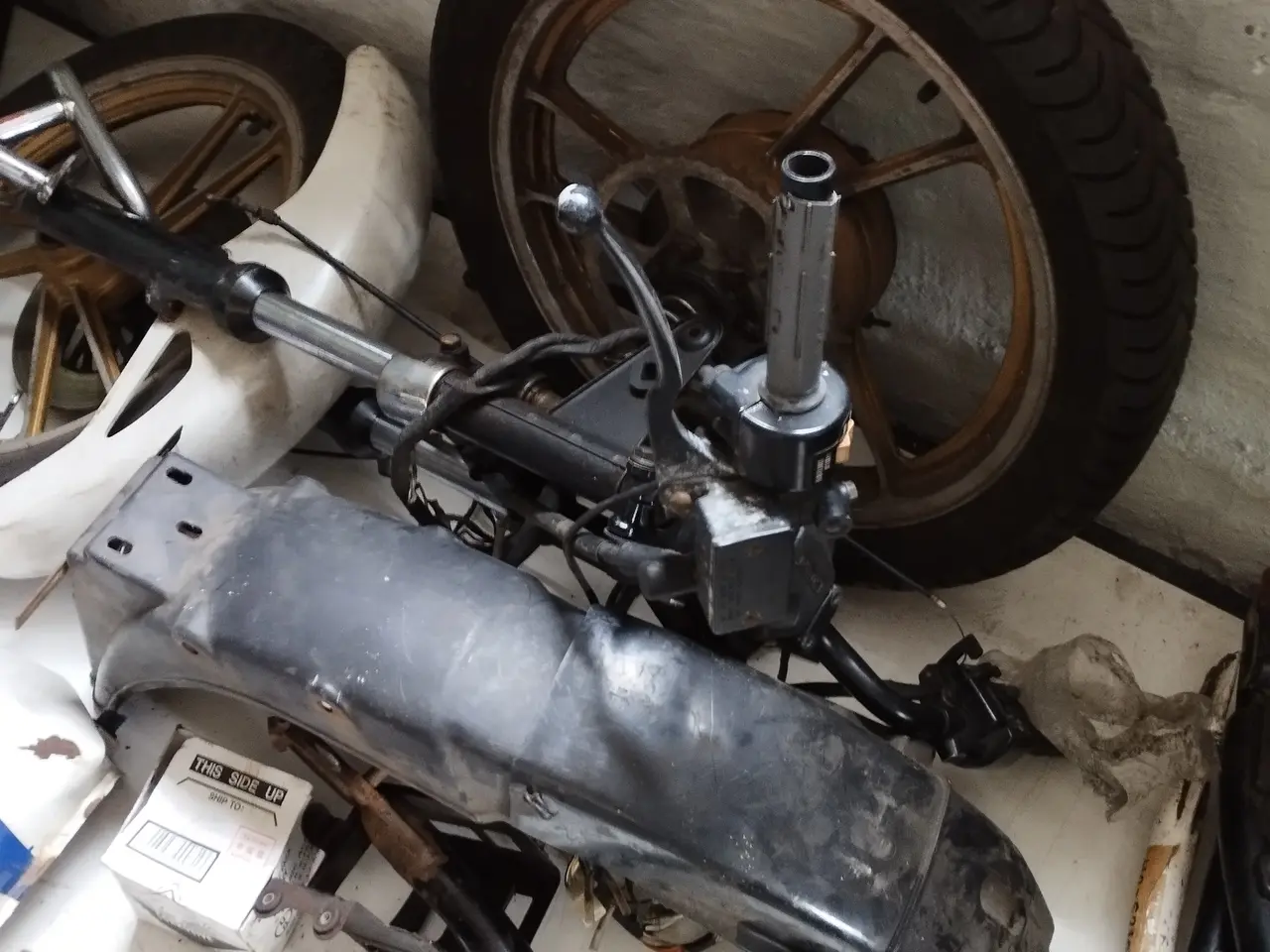 Billede 2 - Reservedele til Suzuki GSX 250, (se %) 2