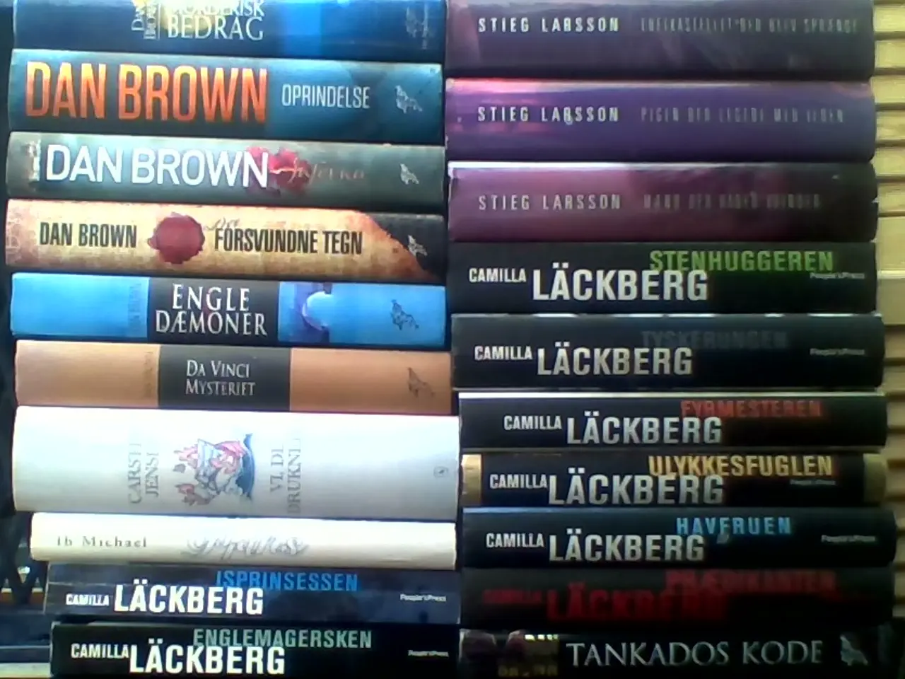Billede 1 - Dan Brown, Camilla Läckberg, Stieg Larsson.