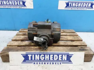 New Holland LB115B Bagaksel Transmission 85827755