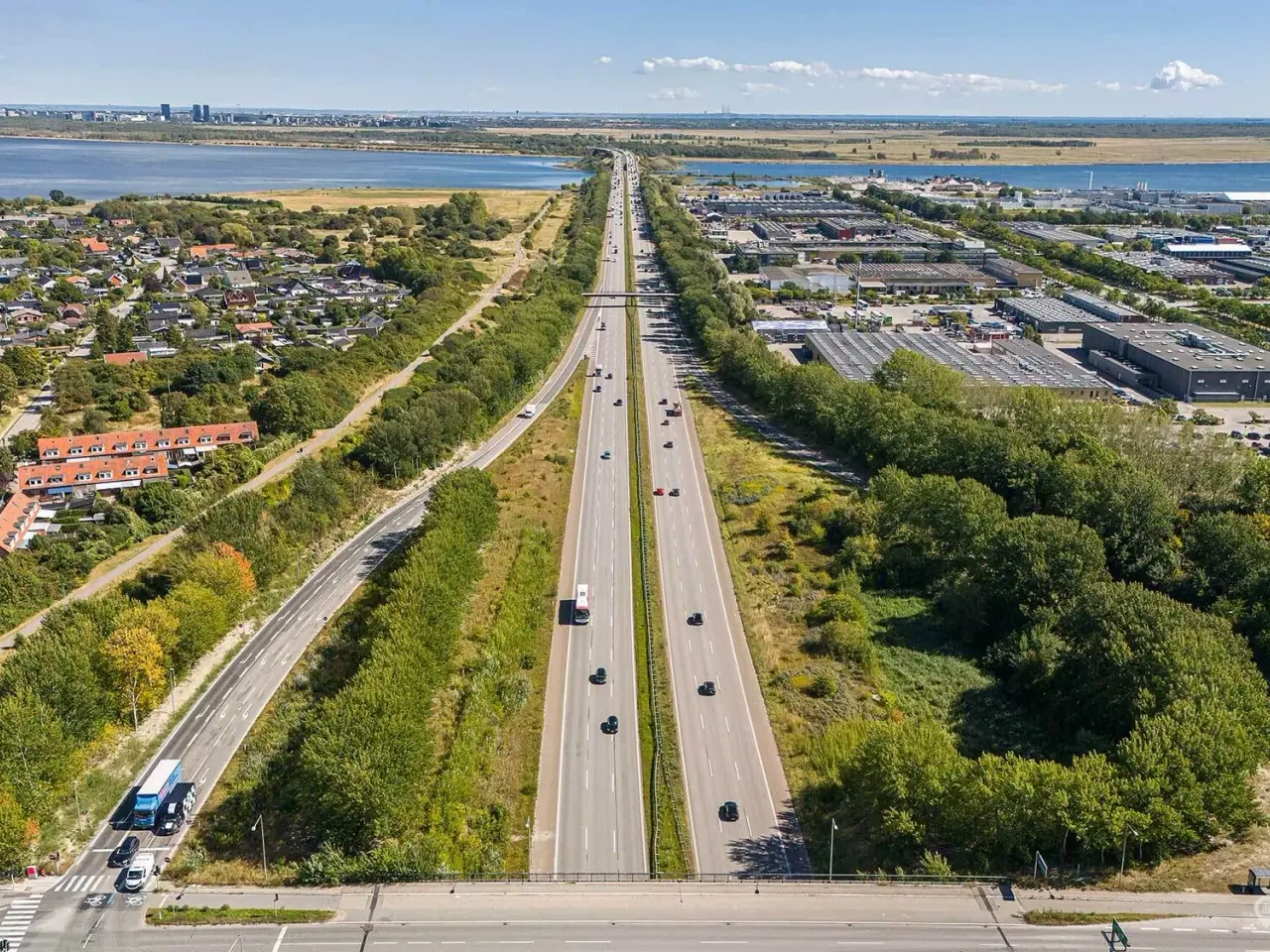 Billede 23 - Moderne og præsentable kontormiljøer med alt under ét tag - gratis parkering og nem adgang med offentlig transport.