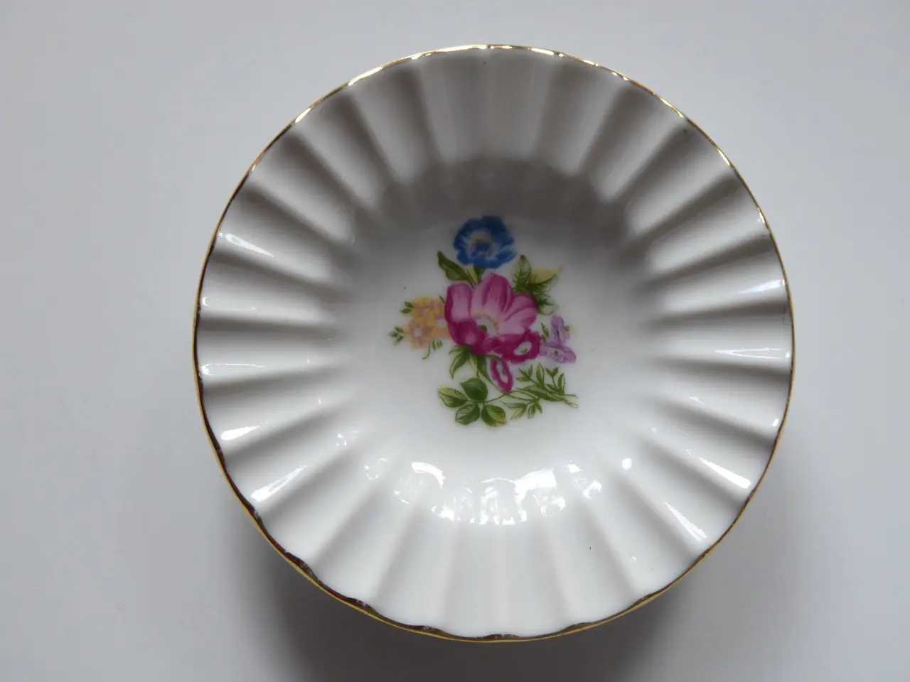 Billede 4 - Original gammel kuvert /askebæger med blomster fra
