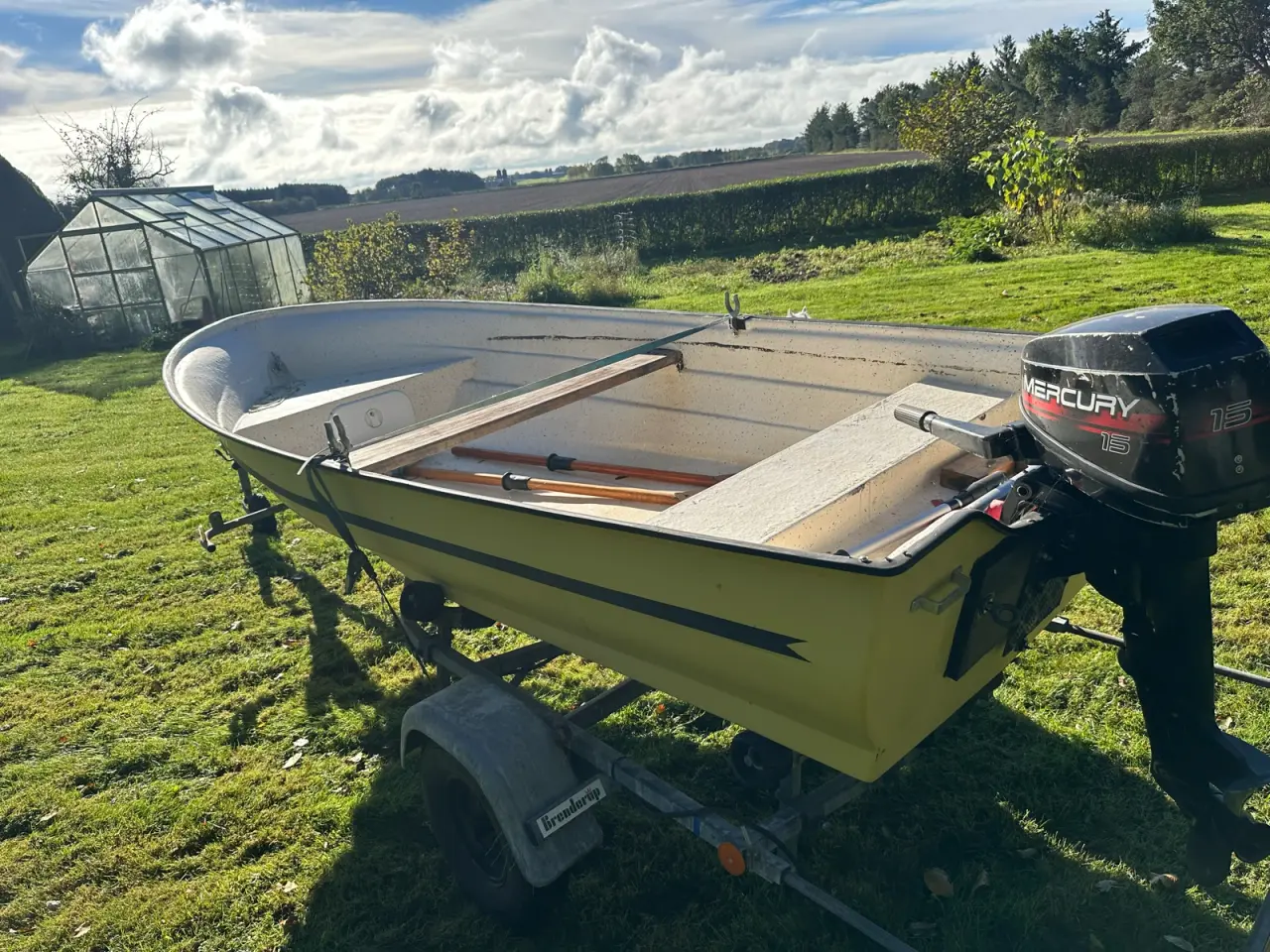 Billede 1 - 12 fods jolle med 15 hp Mercury