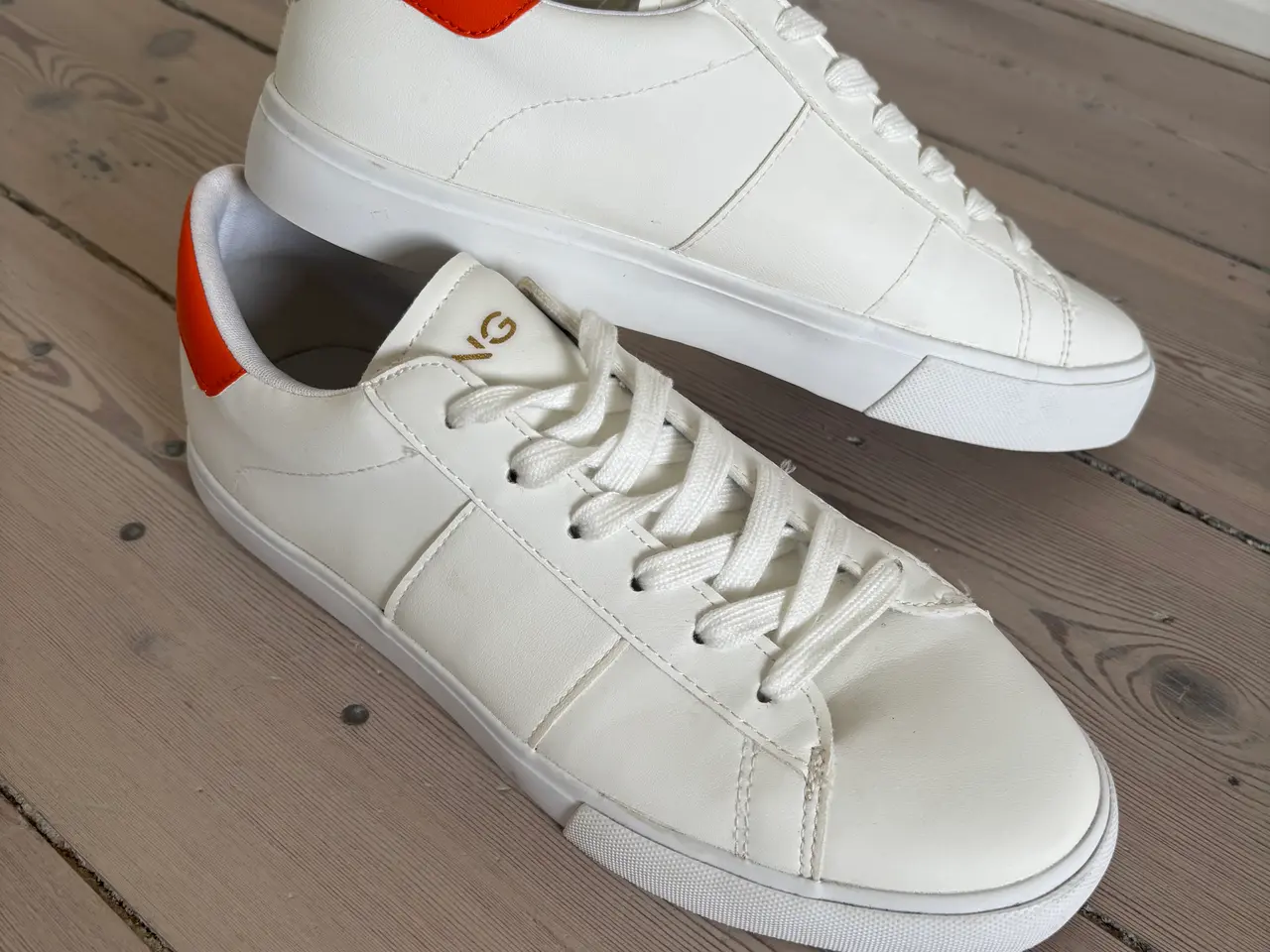 Billede 5 - Hvid sneakers str. 39
