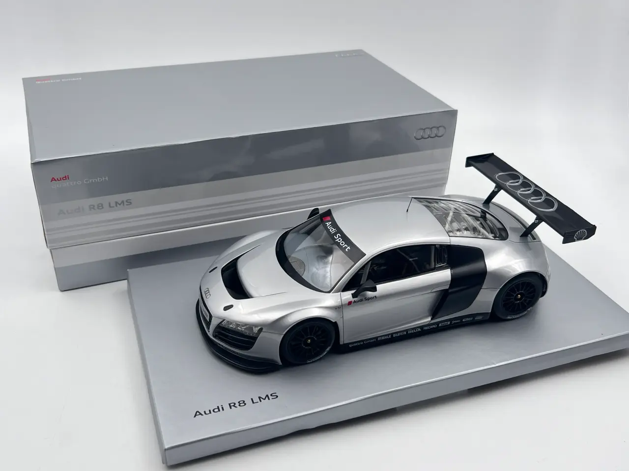 Billede 10 - 2009 Audi R8 LMS GT3 Presentation 1:18