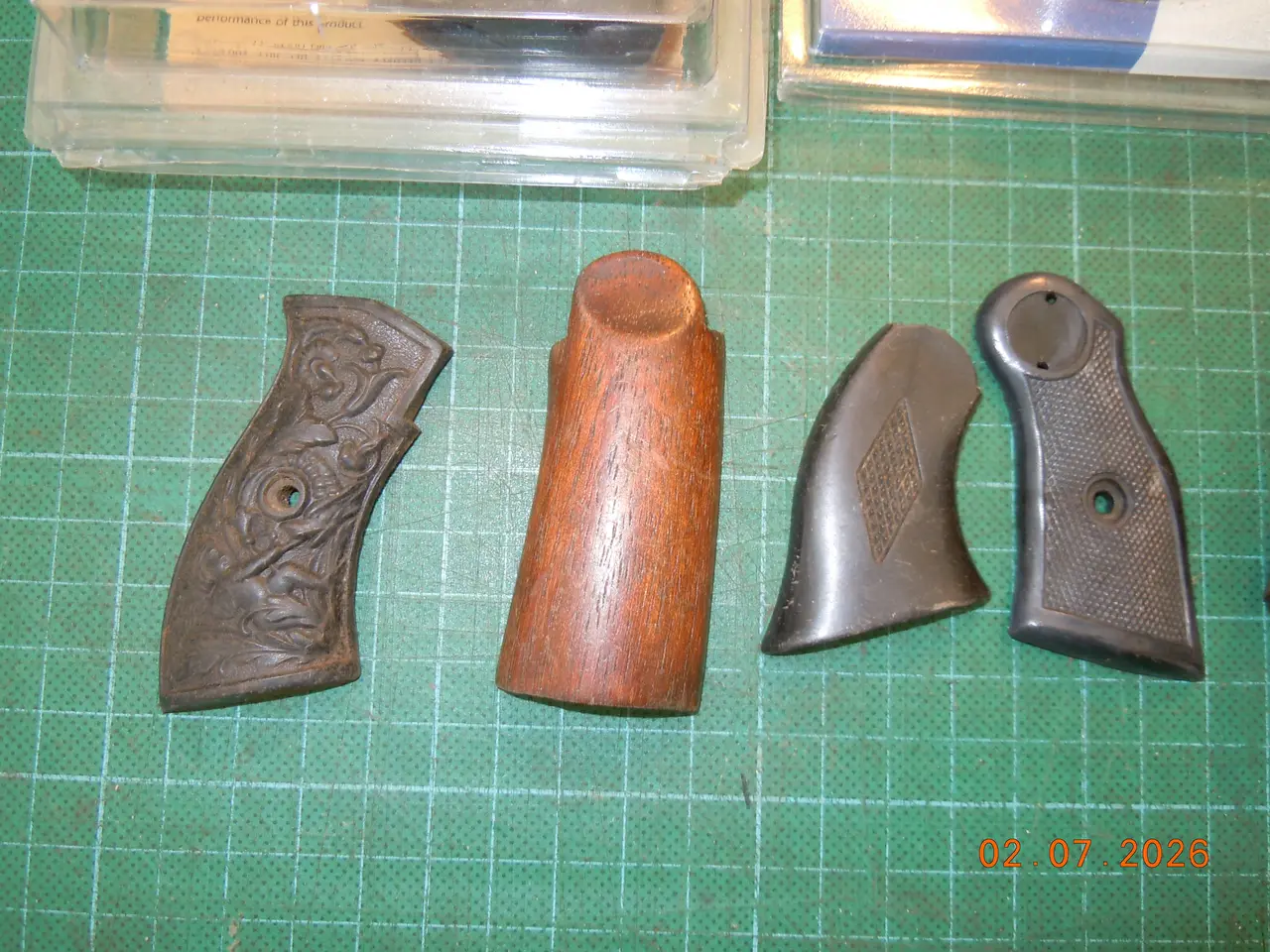 Billede 3 - Pistol-og revolverskæfter, gamle og nye.
