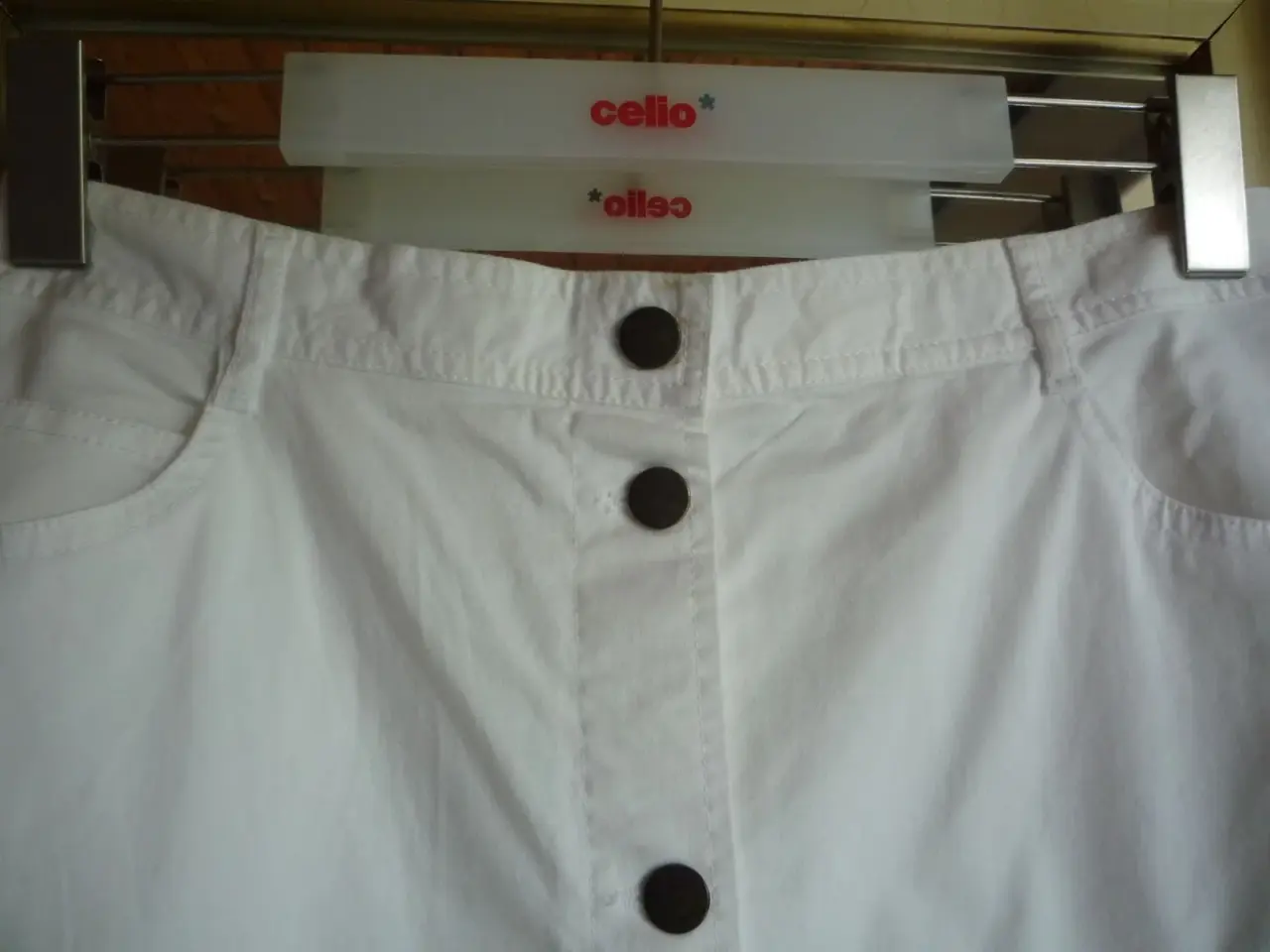 Billede 2 - Super flot hvid nederdel, mrk. Share