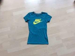 Nike slim t-shirt str.xs