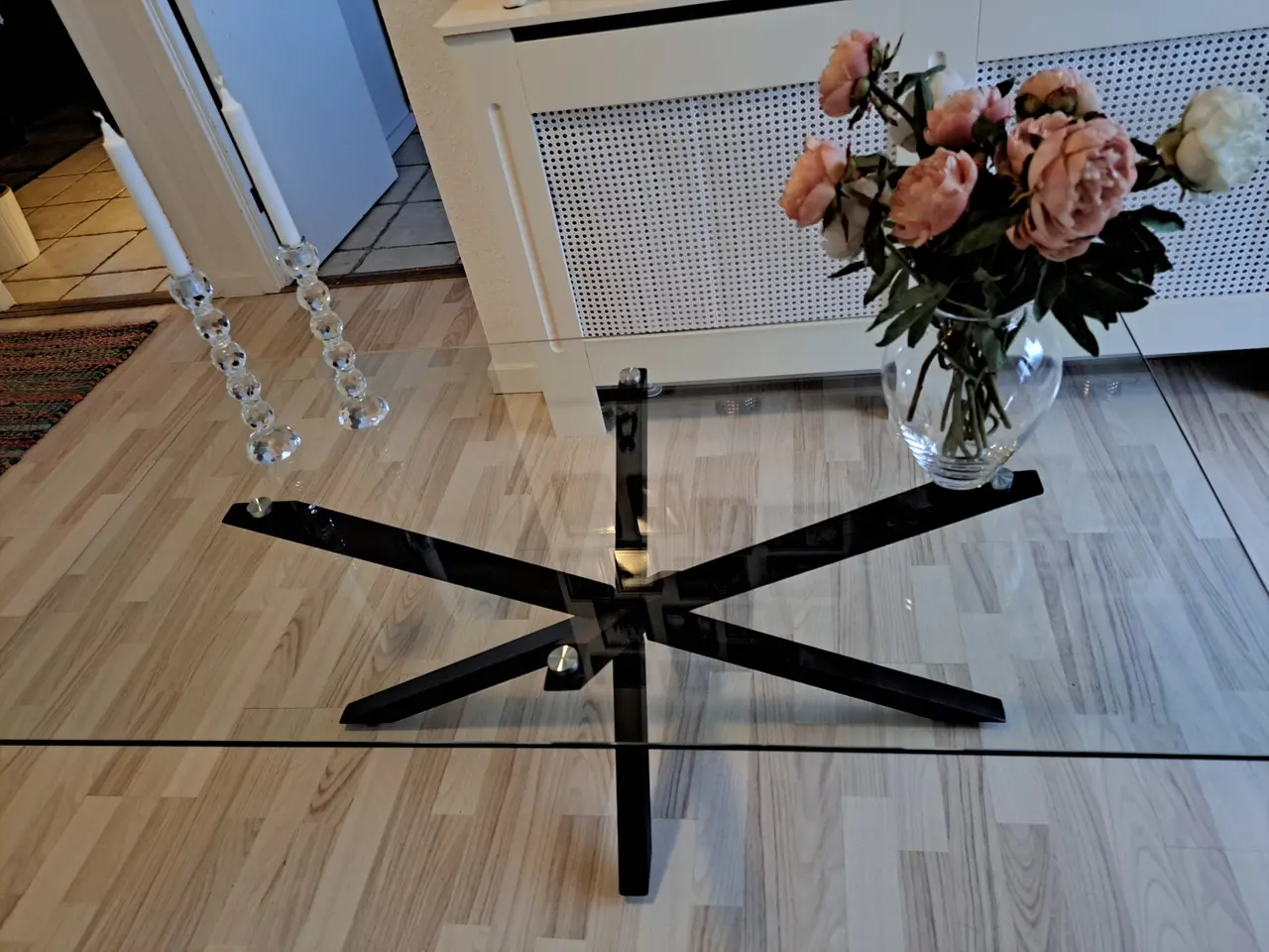 Billede 1 - Sofabord "NYT" med glasplade og stålben