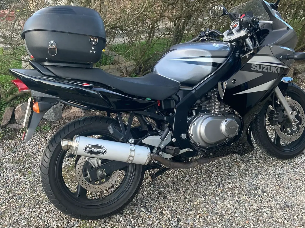 Billede 2 - Suzuki GS 500 sæde med givi  topboksbeslag 