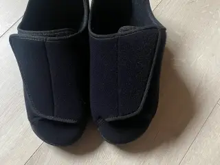Terapi hjemmesko uld med velcro
