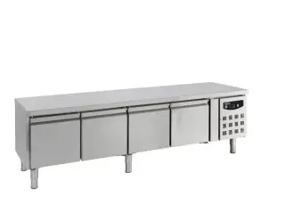 Lavt kølebord med 4 låger – B2000 x D700 x H650 mm