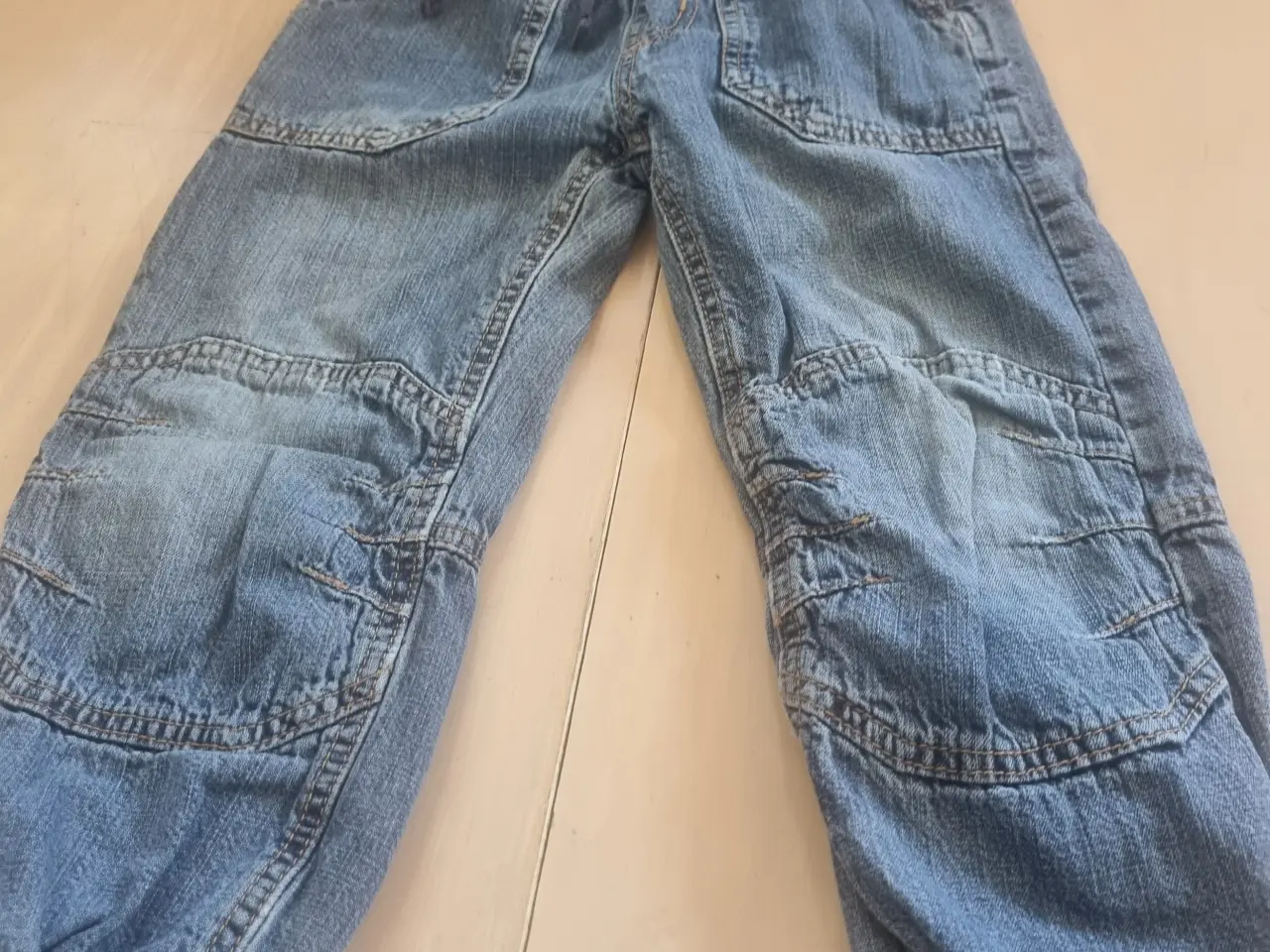 Billede 1 - Annonce 437 - Beklædning