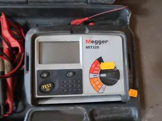 Isolations- og gennemgangstester MEGGER MIT320