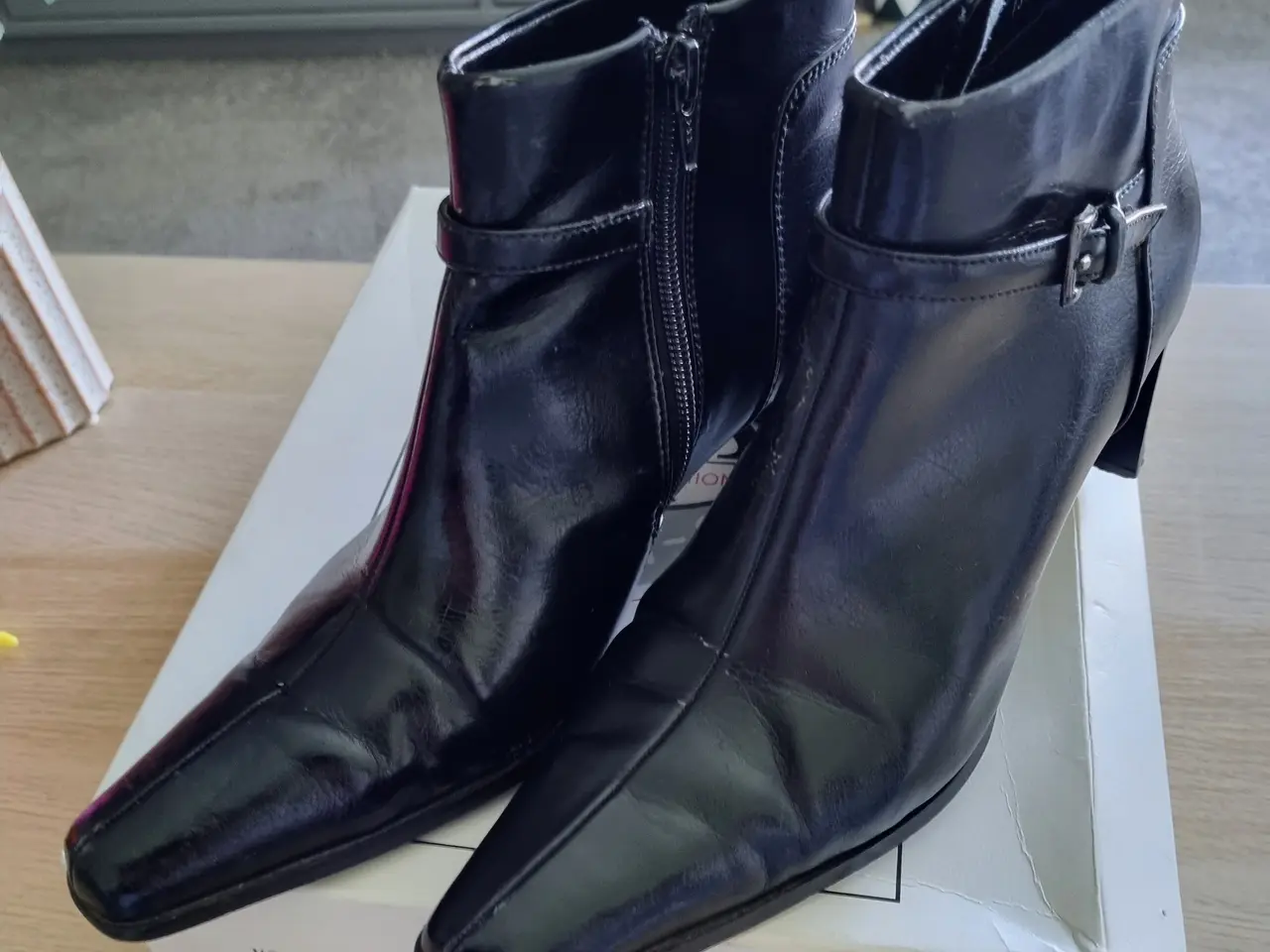 Billede 1 - Klassiske sorte støvletter fra Afis Fashion Style