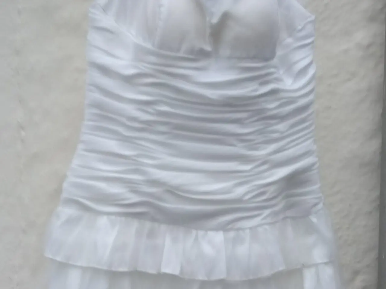 Billede 2 - Panty Line Konfirmationskjole med sjal