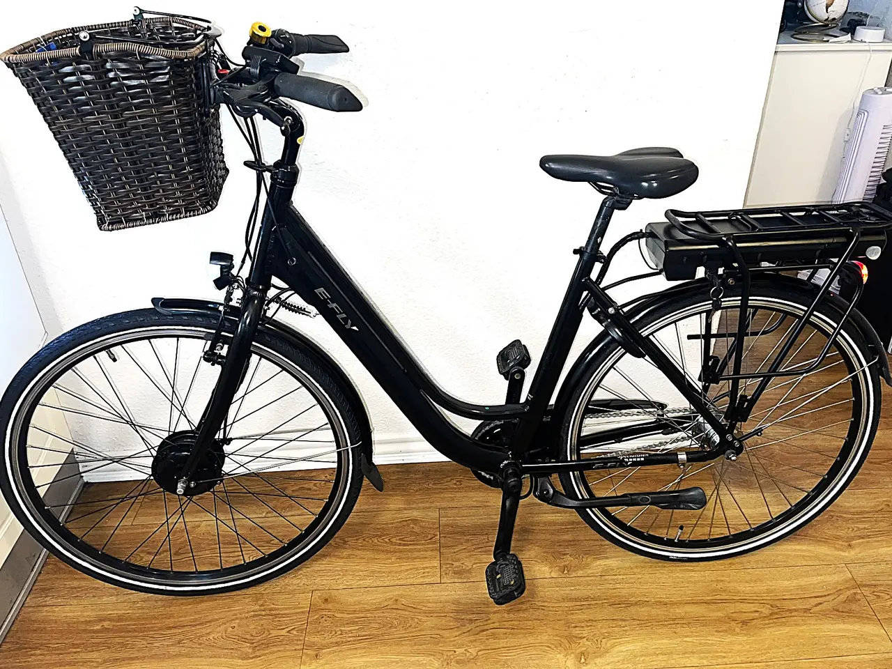 Billede 4 - flot e-fly dame elcykel 28"  7 gear.