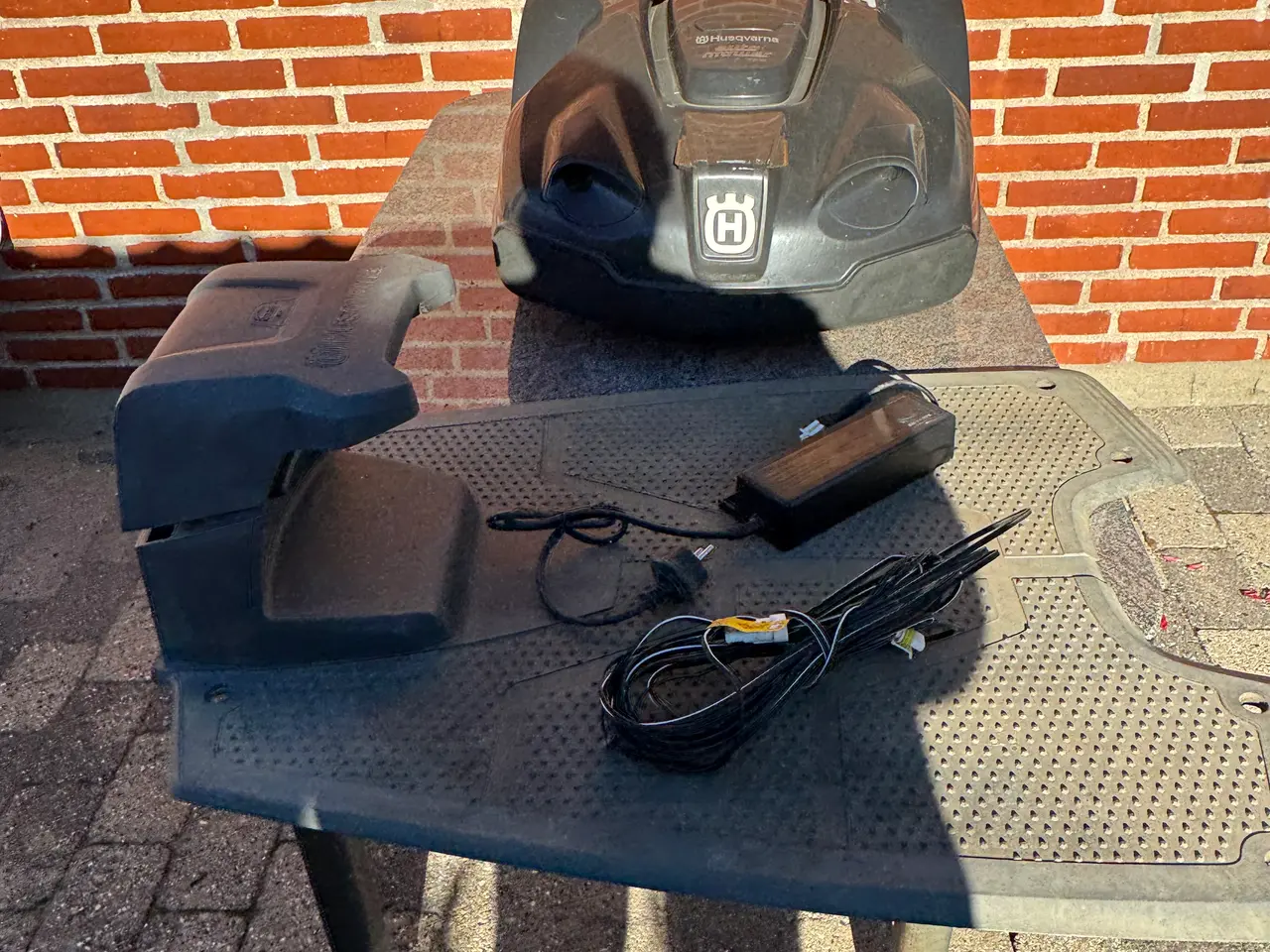Billede 1 - HUSVARNA 430X, ROBOT PLÆNEKLIPPER