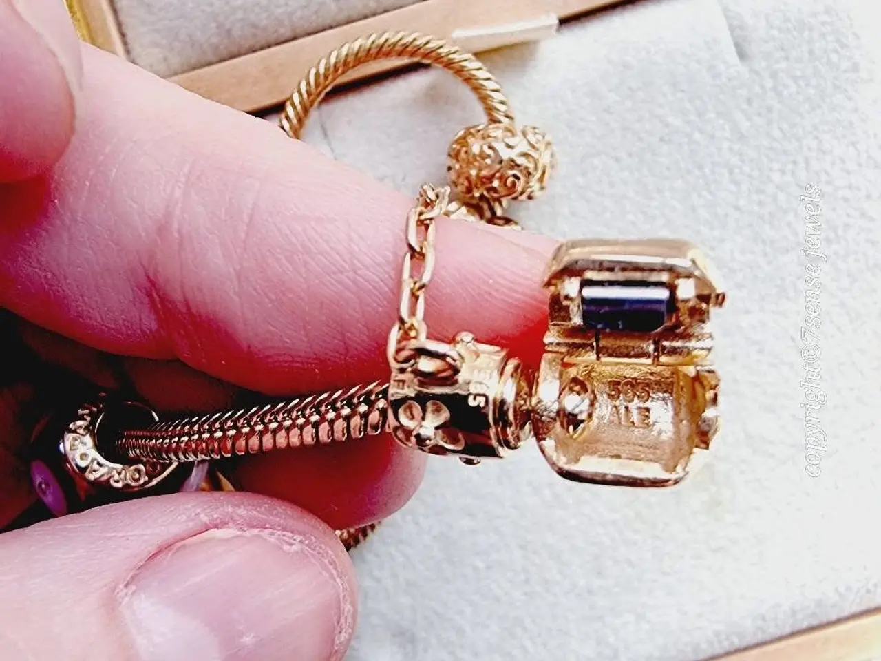 Billede 8 - 42 gram!! Pandora armbånd charms 14 karat guld 