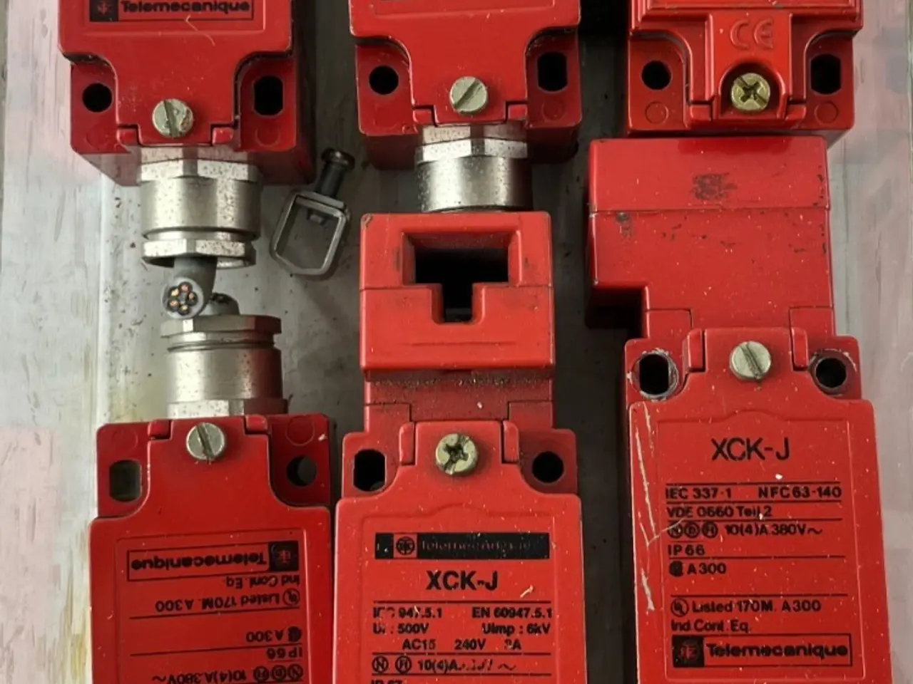 Billede 1 - parti 8x Telemecanique Safety Limit Switches XCK-J