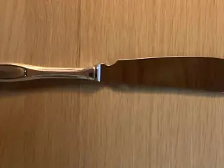 Kongelys lagkagekniv sølvplet 29 cm.