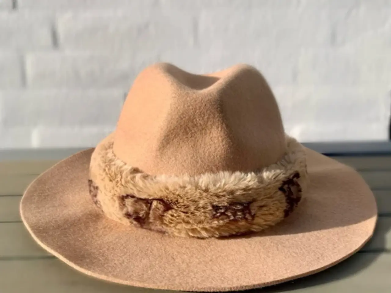 Billede 4 - GUESS 100% uld hat med faux fur