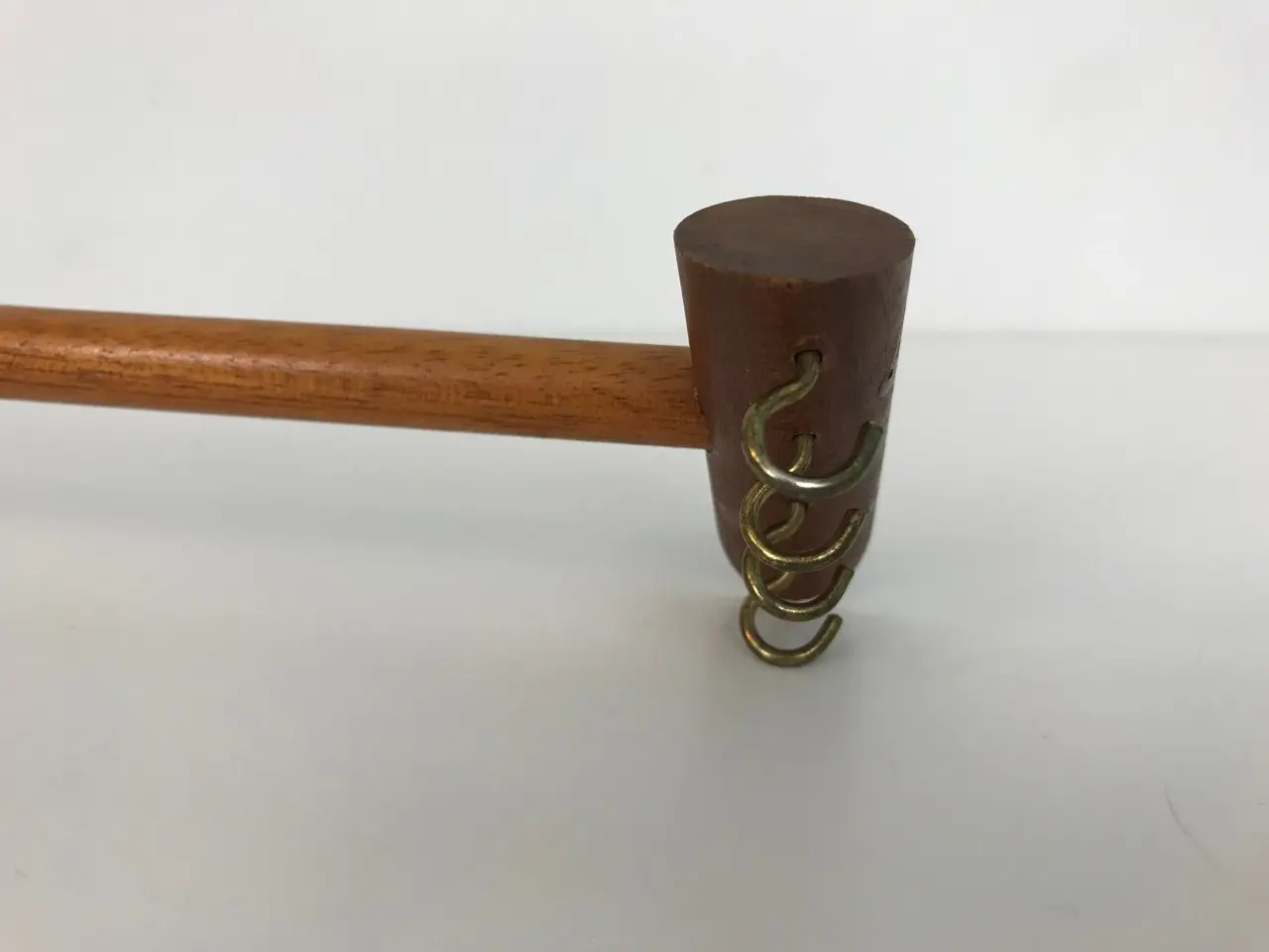 Billede 4 - Retro bøjle / ophæng i teak og messing