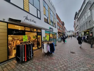 Attraktivt butikslejemål på ca. 146 kvm - tæt ved Sct. Mathias Centret