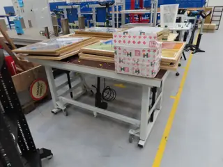 El. Hæve/sænke arbejdsbord uden indhold